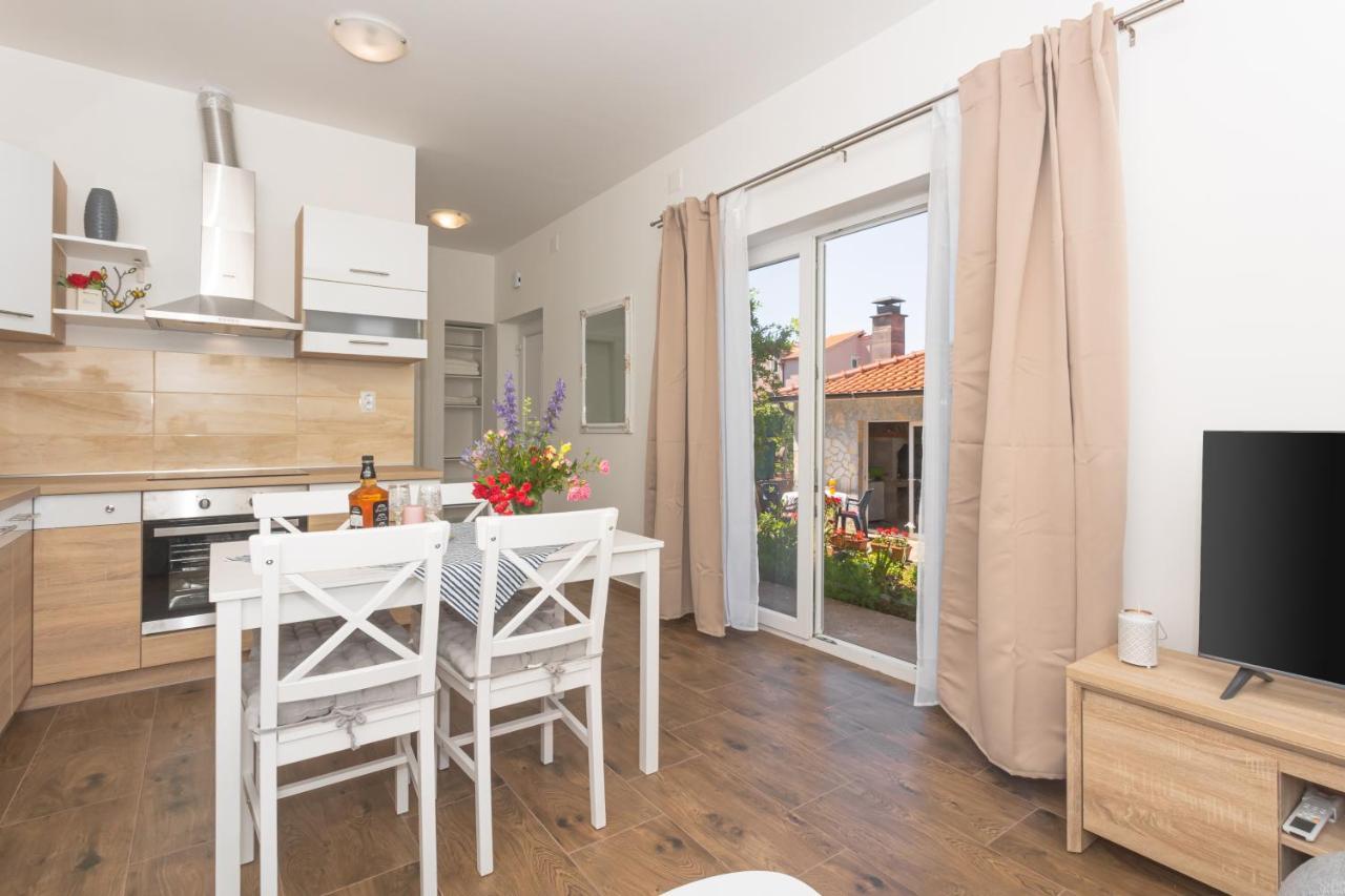 Apartamento Mara Šibenik Exterior foto