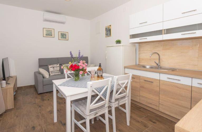 Apartamento Mara Šibenik Exterior foto